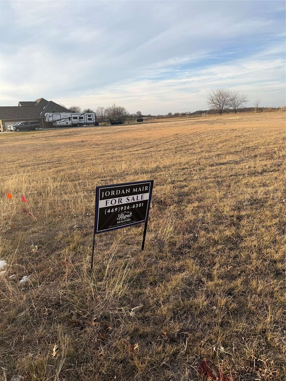 1 Acre of Residential Land for Sale in Gunter, Texas