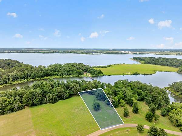 1.15 Acres of Residential Land for Sale in Mount Pleasant, Texas