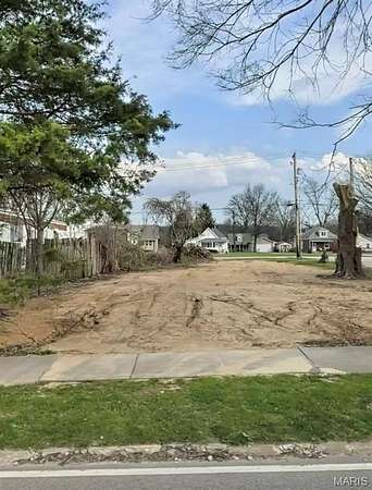 0.16 Acres of Mixed-Use Land for Sale in Dupo, Illinois