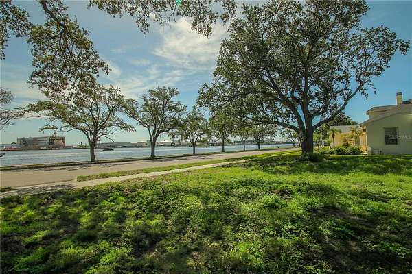 0.17 Acres of Residential Land for Sale in Tampa, Florida