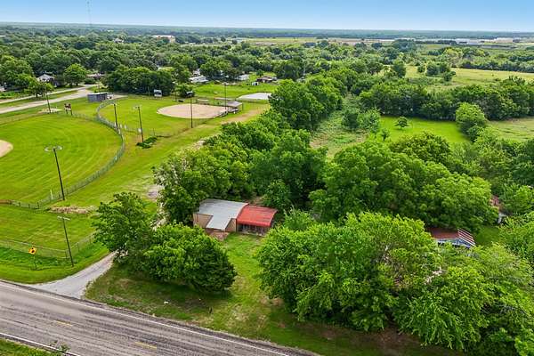 1 Acre of Residential Land for Sale in Lone Oak, Texas