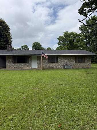 1.5 Acres of Land with Home for Lease in Mena, Arkansas