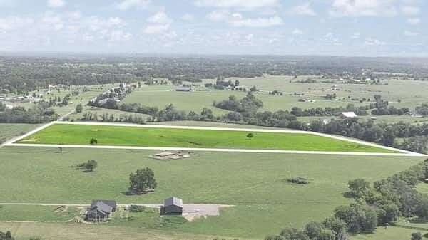 10 Acres of Residential Land for Sale in Richmond, Kentucky