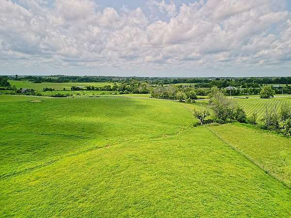 10 Acres of Residential Land for Sale in Richmond, Kentucky