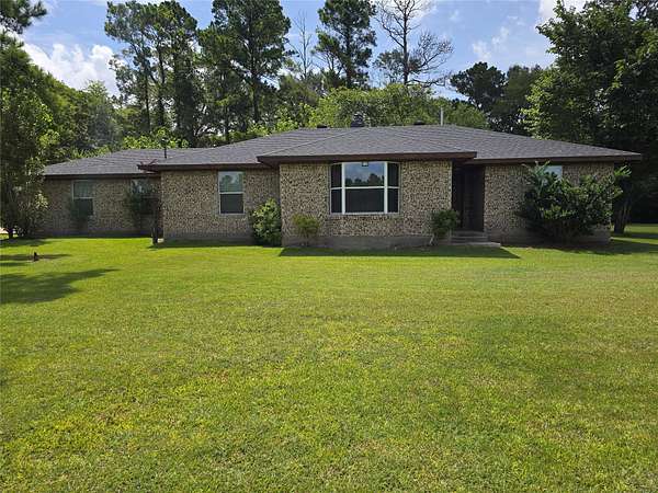 2.3 Acres of Land with Home for Lease in Huntsville, Texas