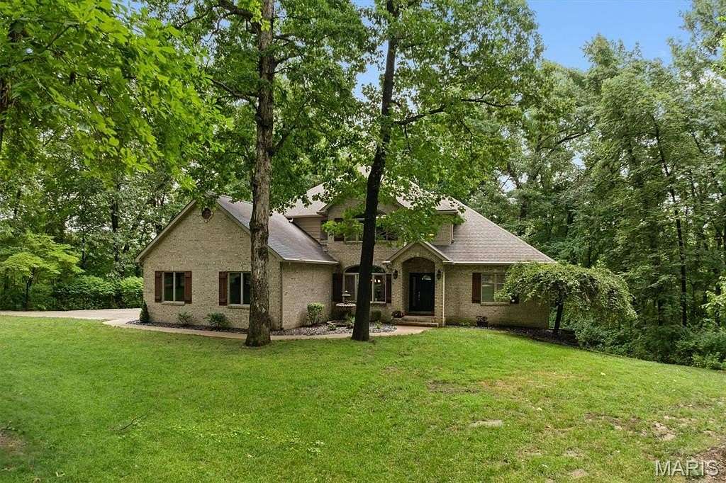 7 Acres of Land with Home for Sale in Fairview Heights, Illinois