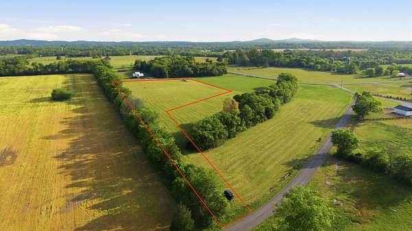 5 Acres of Residential Land for Sale in Chapel Hill, Tennessee