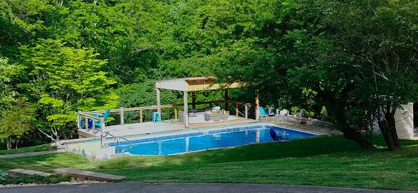 3.12 Acres of Land with Home for Sale in Clarksville, Tennessee