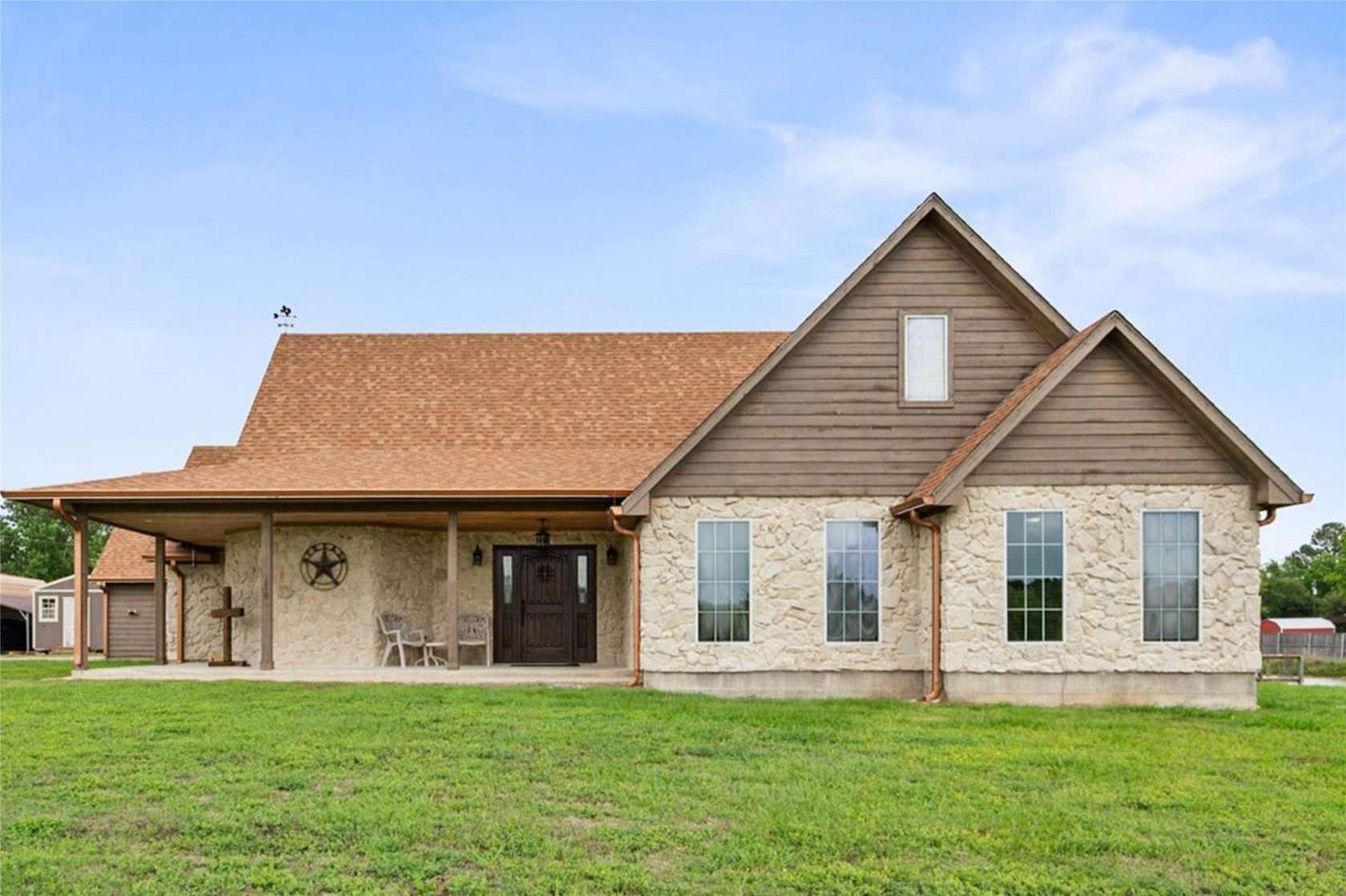 2 Acres of Land with Home for Sale in Corsicana, Texas