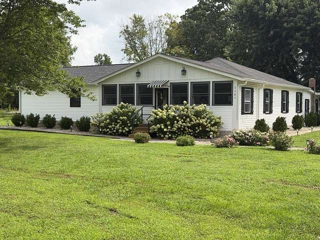 31.9 Acres of Land with Home for Sale in Lewisburg, Tennessee
