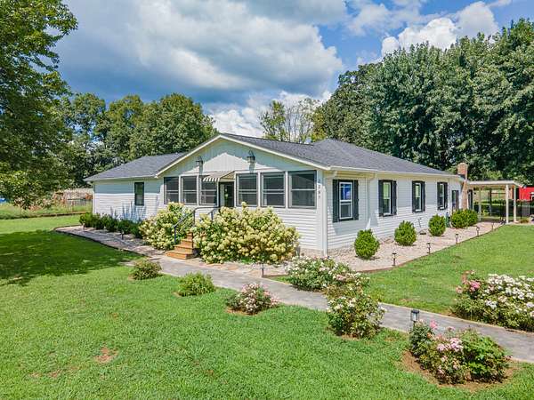 31.9 Acres of Land with Home for Sale in Lewisburg, Tennessee