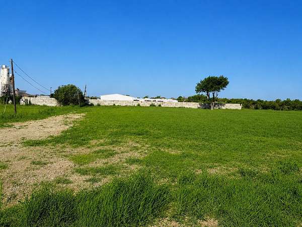 0.9 Acres of Residential Land for Sale in Arlington, Texas
