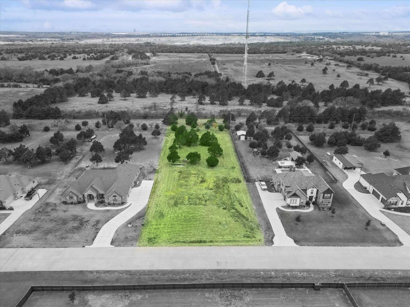 0.99 Acres of Residential Land for Sale in Midlothian, Texas