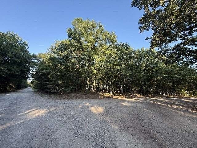 11.3 Acres of Recreational & Residential Land for Sale in Clarksville, Texas