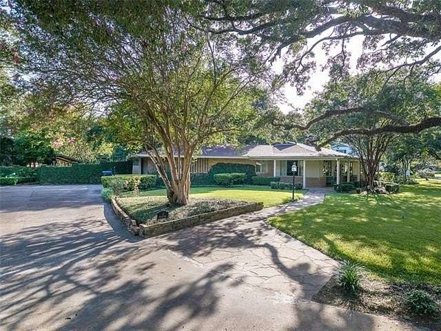 2 Acres of Land with Home for Sale in Natchez, Mississippi