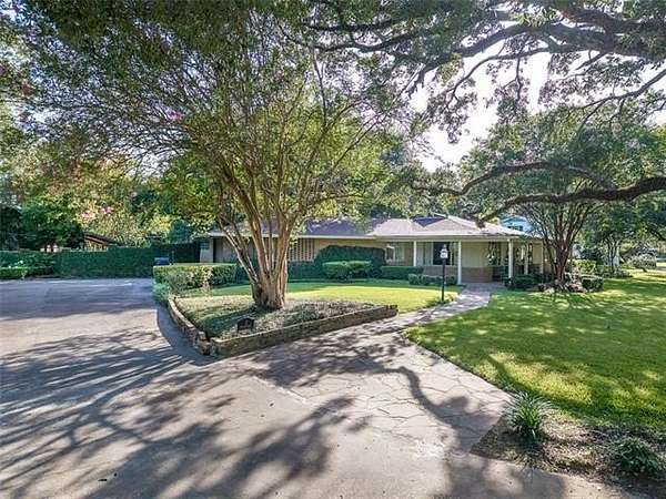 2 Acres of Land with Home for Sale in Natchez, Mississippi