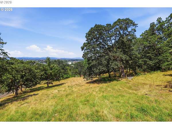 1.25 Acres of Residential Land for Sale in Albany, Oregon