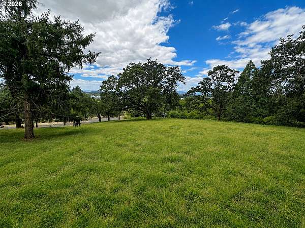 1.25 Acres of Residential Land for Sale in Albany, Oregon