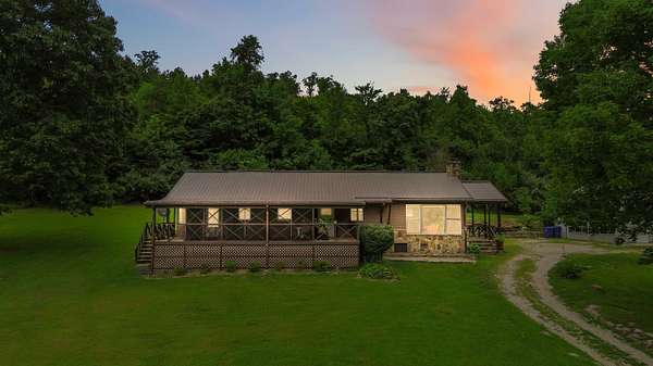 141 Acres of Recreational Land with Home for Sale in Somerset, Kentucky