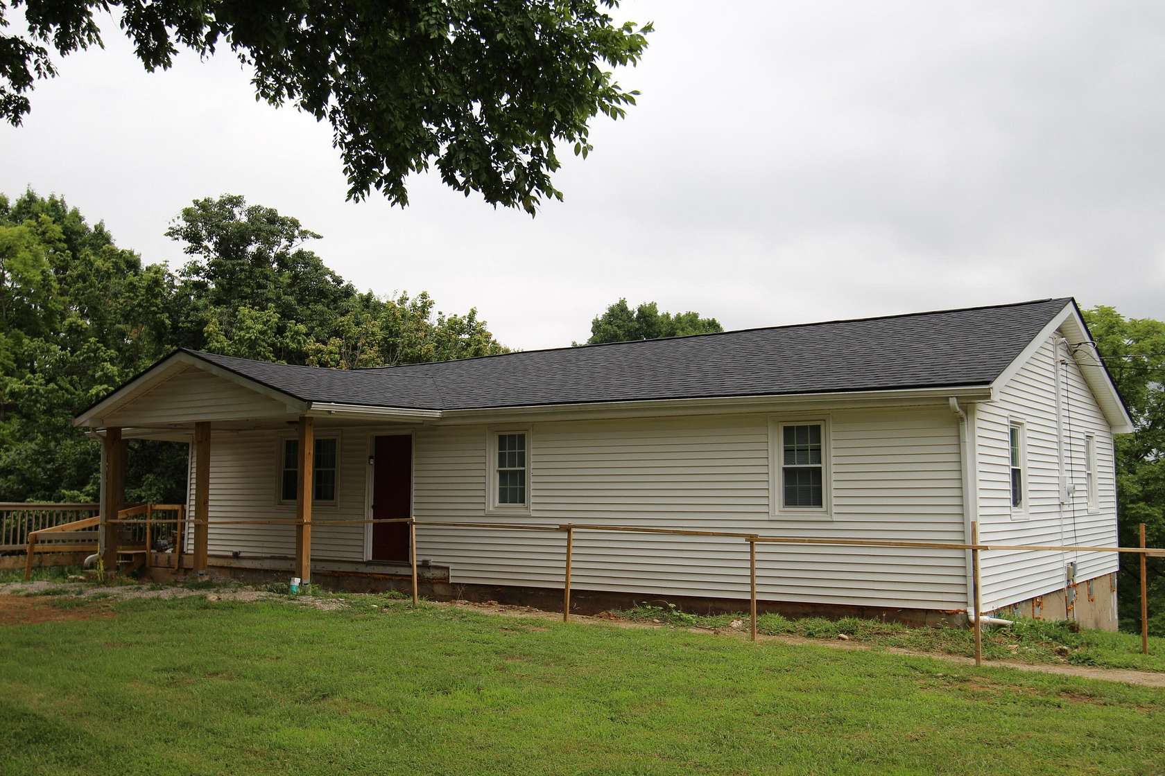 16.4 Acres of Land with Home for Sale in Frankfort, Kentucky