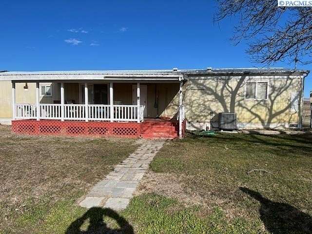 14.6 Acres of Land with Home for Sale in Prosser, Washington
