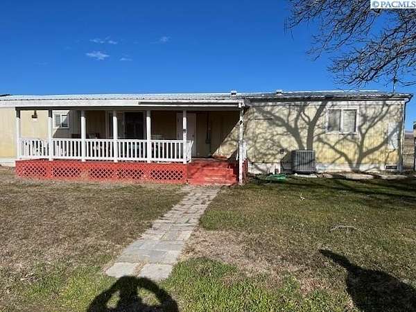 14.6 Acres of Land with Home for Sale in Prosser, Washington