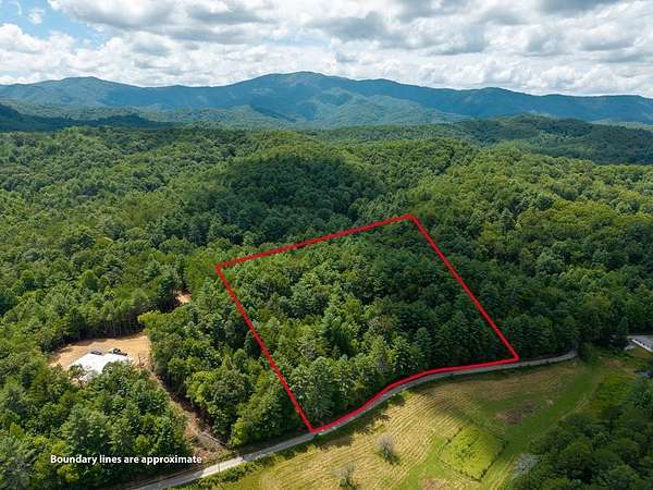 5 Acres of Residential Land for Sale in McCaysville, Georgia