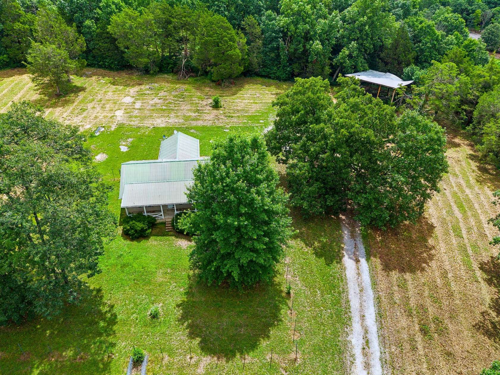 5 Acres of Improved Commercial Land for Sale in Lebanon, Tennessee