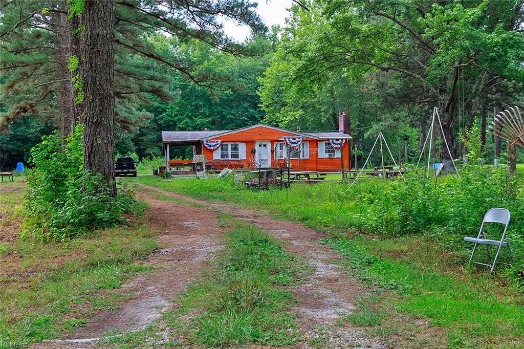 5.5 Acres of Land with Home for Sale in Hayes, Virginia