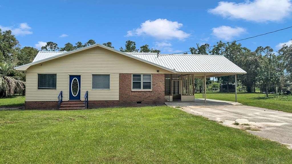 11 Acres of Land with Home for Sale in Nashville, Georgia