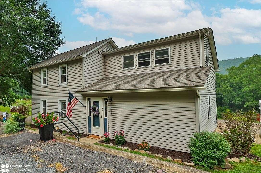 13.8 Acres of Land with Home for Sale in Saylorsburg, Pennsylvania
