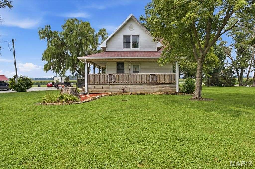 2.5 Acres of Land with Home for Sale in Alhambra, Illinois
