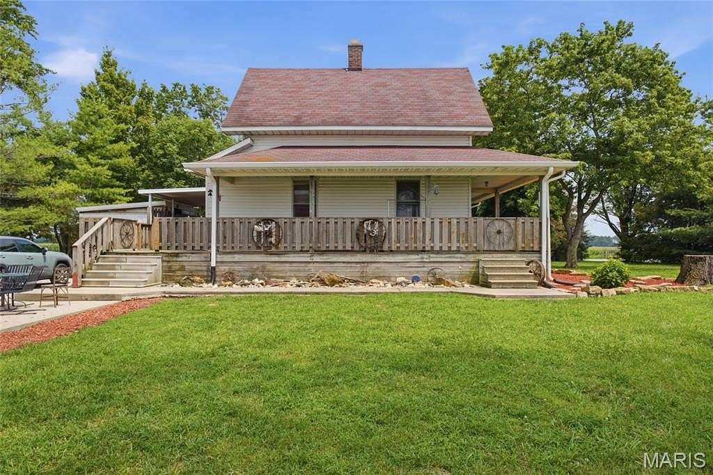 2.5 Acres of Land with Home for Sale in Alhambra, Illinois
