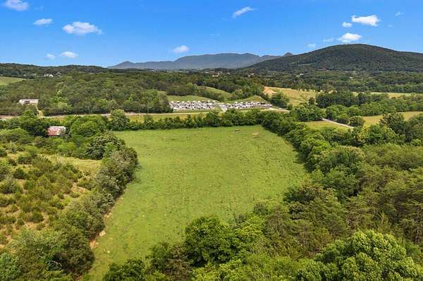 137 Acres of Agricultural Land for Sale in Sevierville, Tennessee