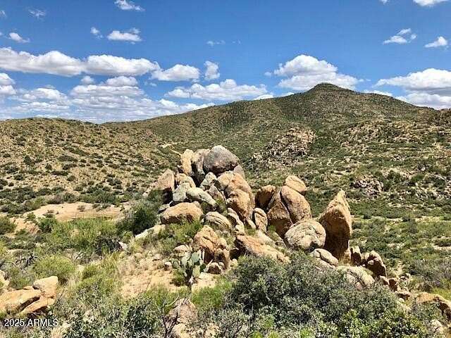 83.5 Acres of Recreational & Residential Land for Sale in Kirkland, Arizona