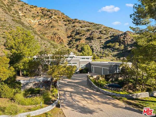 10 Acres of Land with Home for Lease in Agoura Hills, California