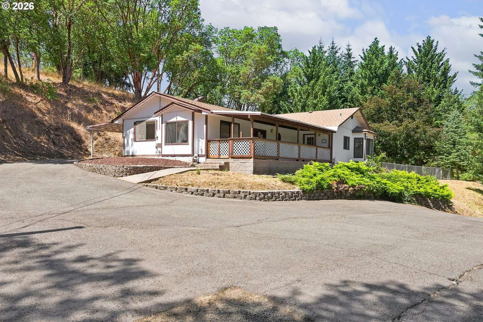 2.75 Acres of Land with Home for Sale in Roseburg, Oregon