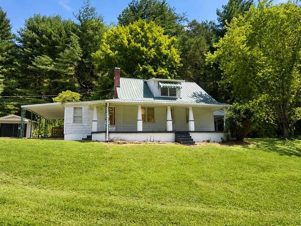 5.25 Acres of Land with Home for Sale in Somerset, Kentucky