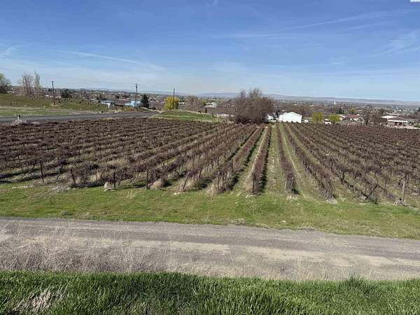 7 Acres of Residential Land for Sale in Prosser, Washington