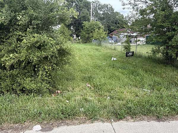 0.06 Acres of Land for Sale in Chicago, Illinois