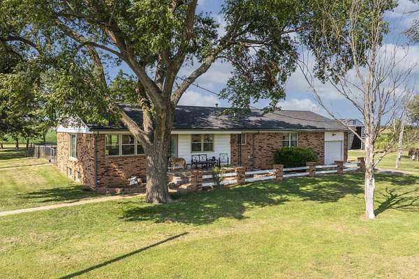 8 Acres of Land with Home for Sale in Arkansas City, Kansas