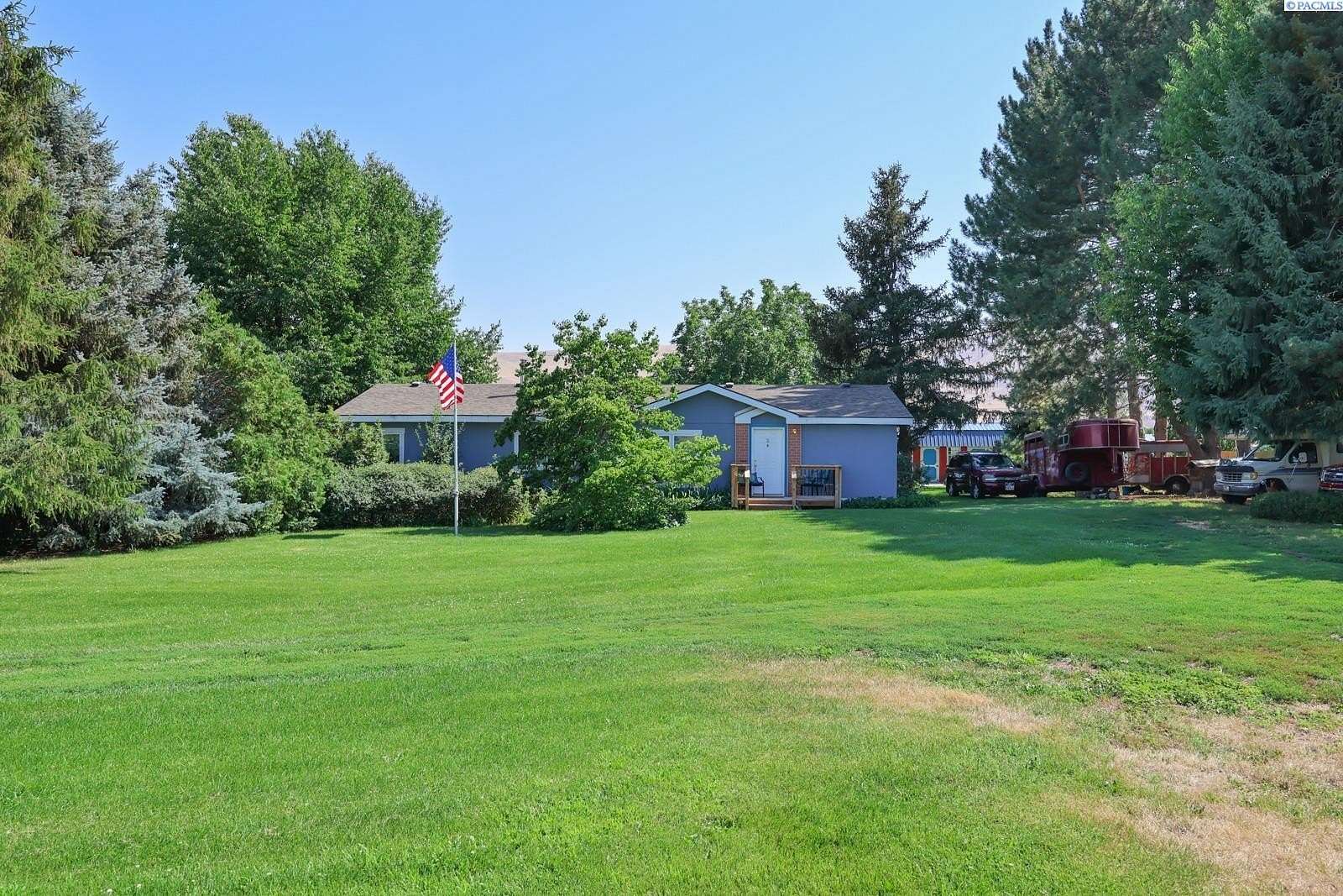 5 Acres of Land with Home for Sale in Prosser, Washington