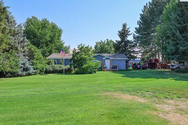 5 Acres of Land with Home for Sale in Prosser, Washington