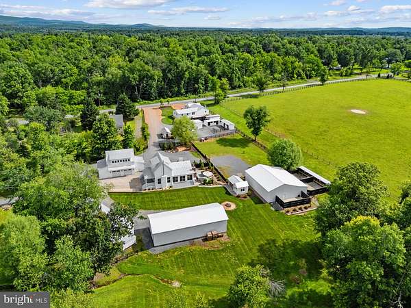 3 Acres of Land with Home for Sale in Middleburg, Virginia