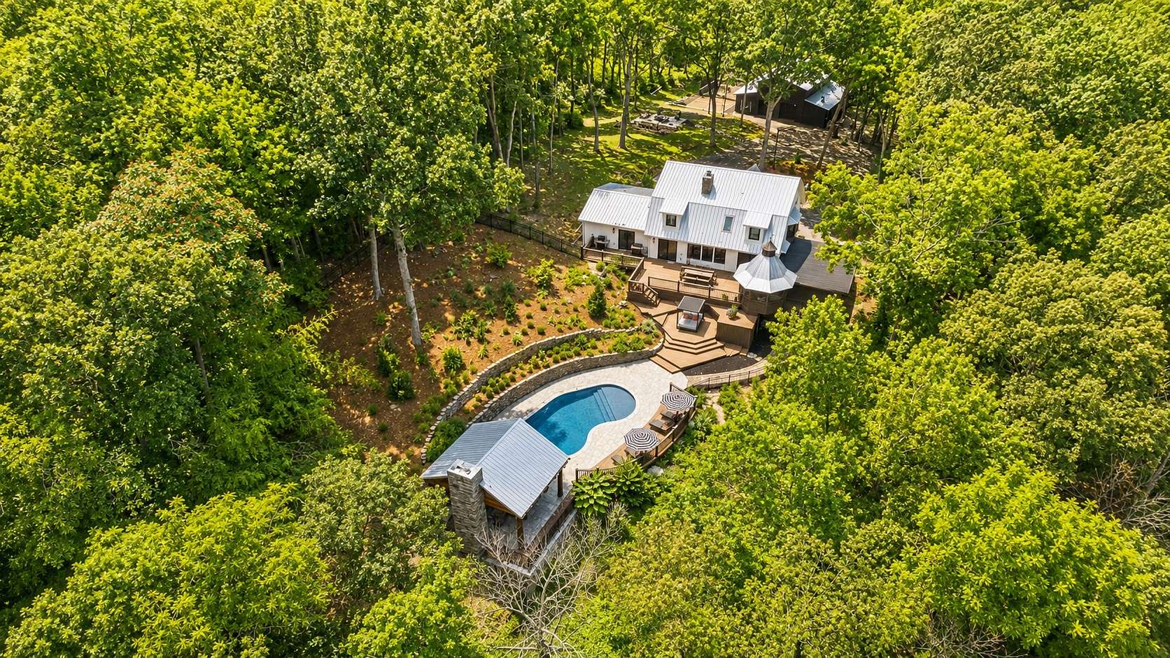 11.7 Acres of Land with Home for Sale in Franklin, Tennessee
