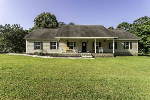 13.7 Acres of Land with Home for Sale in Cave City, Arkansas