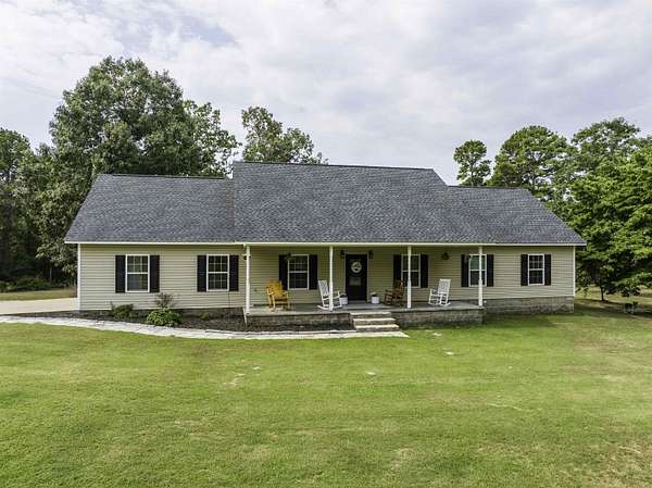 13.7 Acres of Land with Home for Sale in Cave City, Arkansas