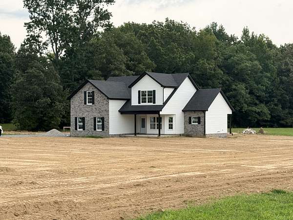 5 Acres of Land with Home for Sale in Manchester, Tennessee