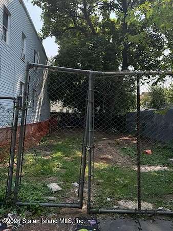 0.04 Acres of Residential Land for Sale in Staten Island, New York