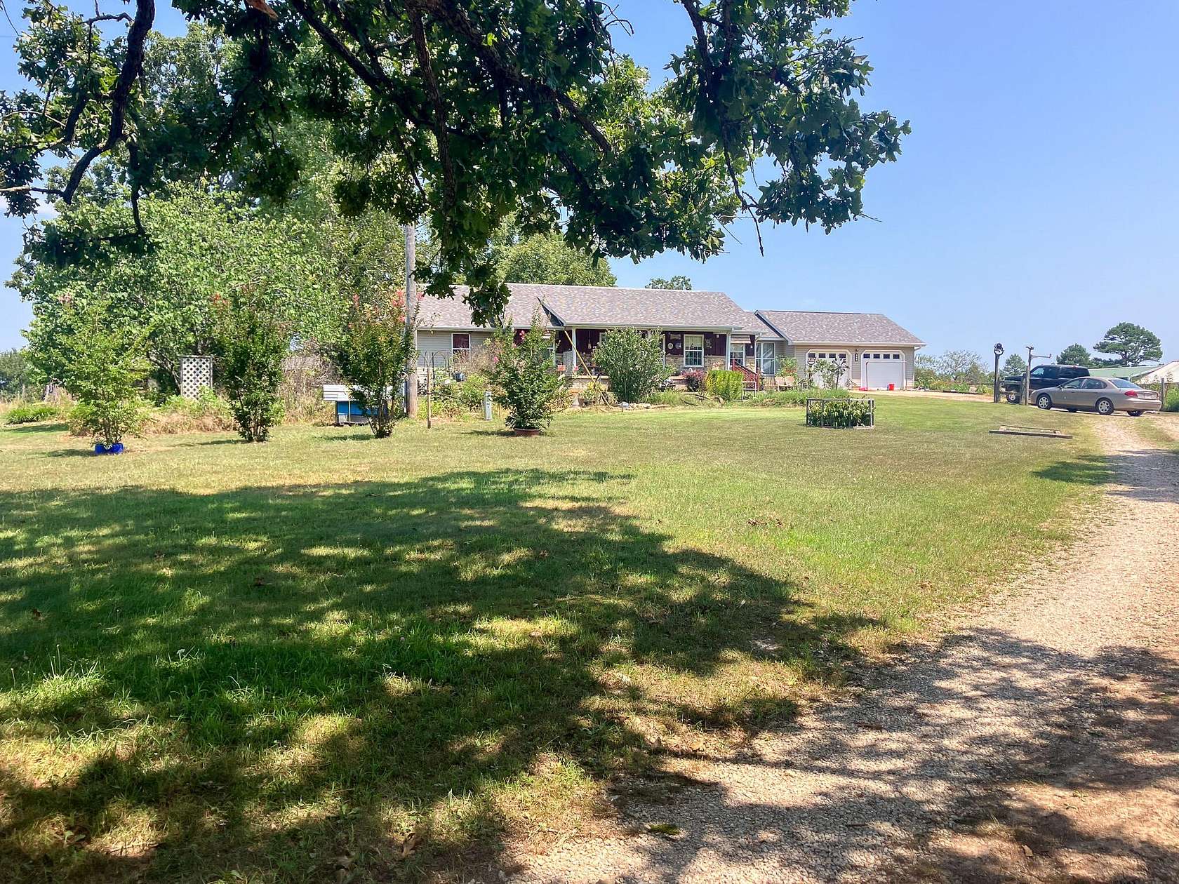 129 Acres of Land with Home for Sale in Birch Tree, Missouri